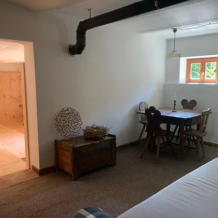 Apartment Kuenstlerzimmer Straden