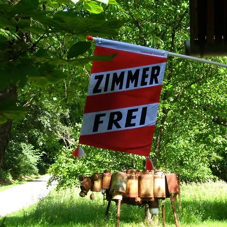 Kuenstlerzimmer *