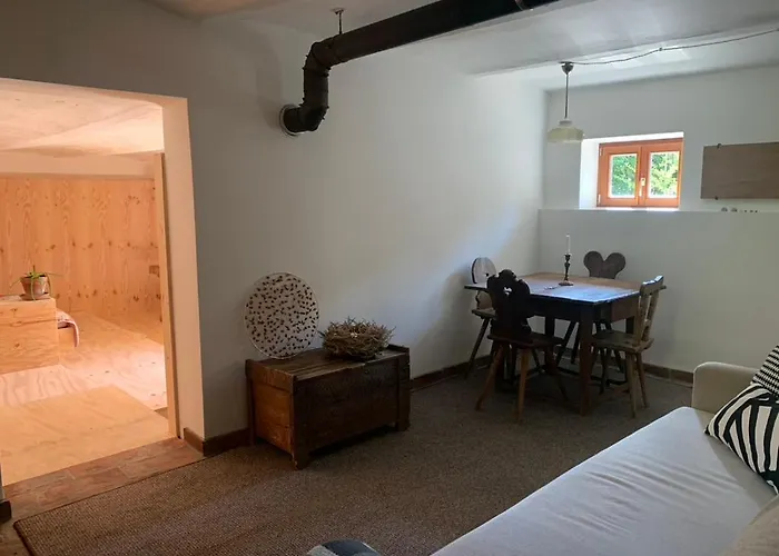 Апартаменты Kuenstlerzimmer Straden